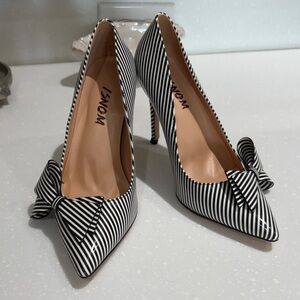 MSI Elegant Striped Heels with Bow Accent